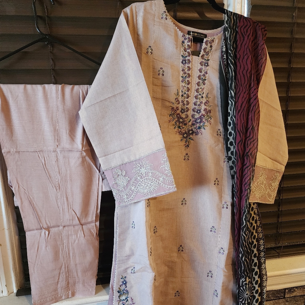 Zeen dress doptta shirt trouser